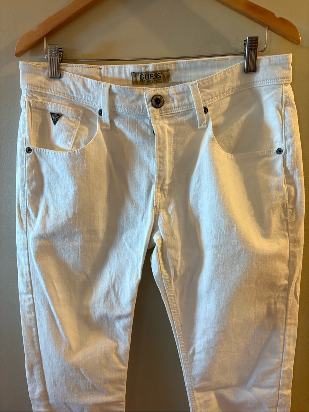 GUESS Men’s White Skinny Fit Denim Jeans Slim Tapered Leg, Sz 32, like new. - Picture 2 of 12